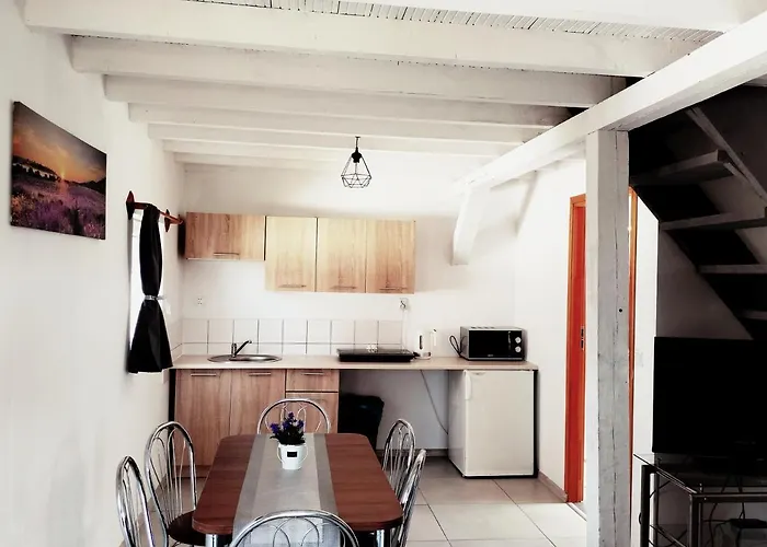 ,,zagroda Nowecin,, 山林小屋